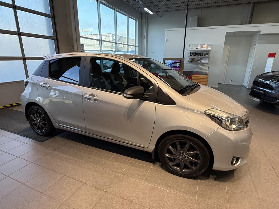 TOYOTA YARIS 2014