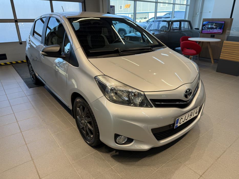 TOYOTA YARIS 2014