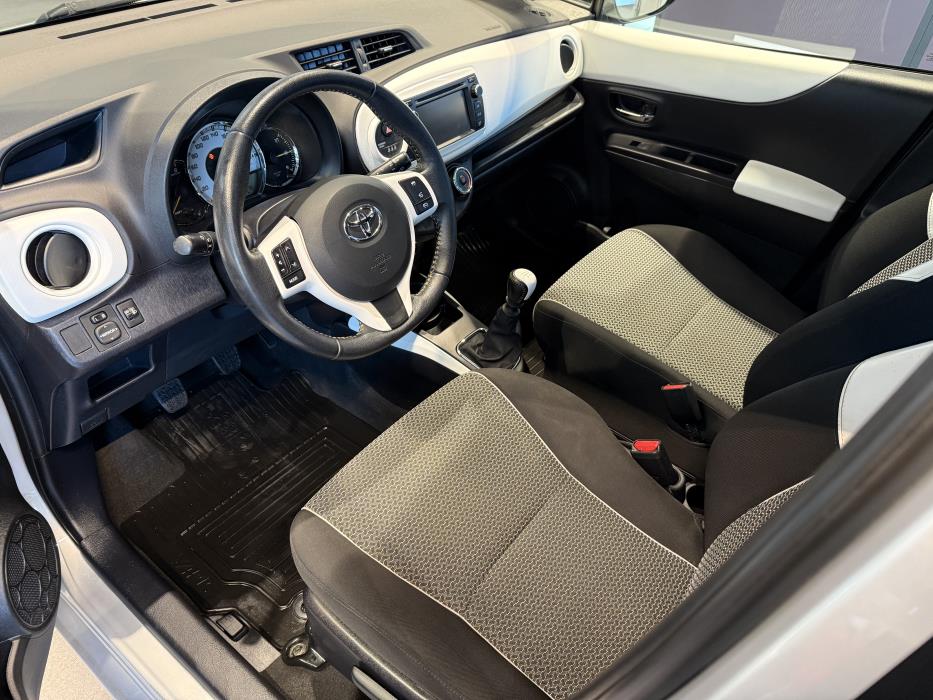 TOYOTA YARIS 2014