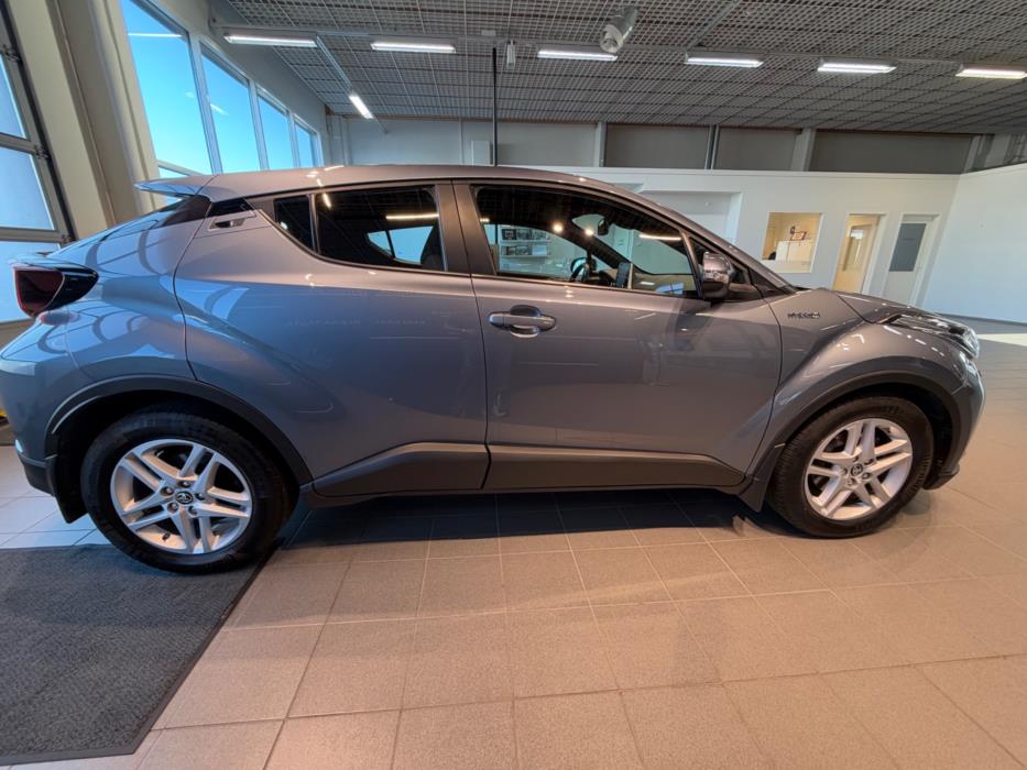 TOYOTA C-HR 2021