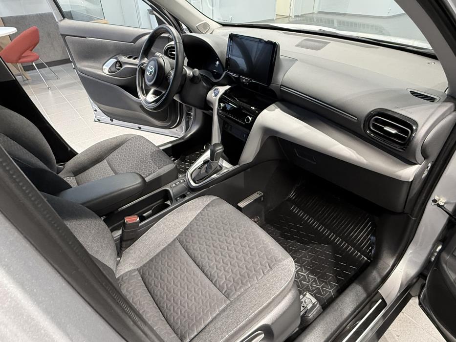 TOYOTA Yaris Cross 2022