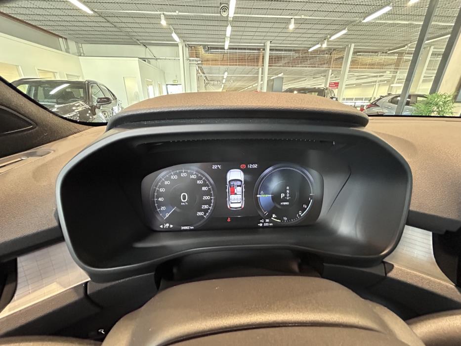 VOLVO XC40 2023