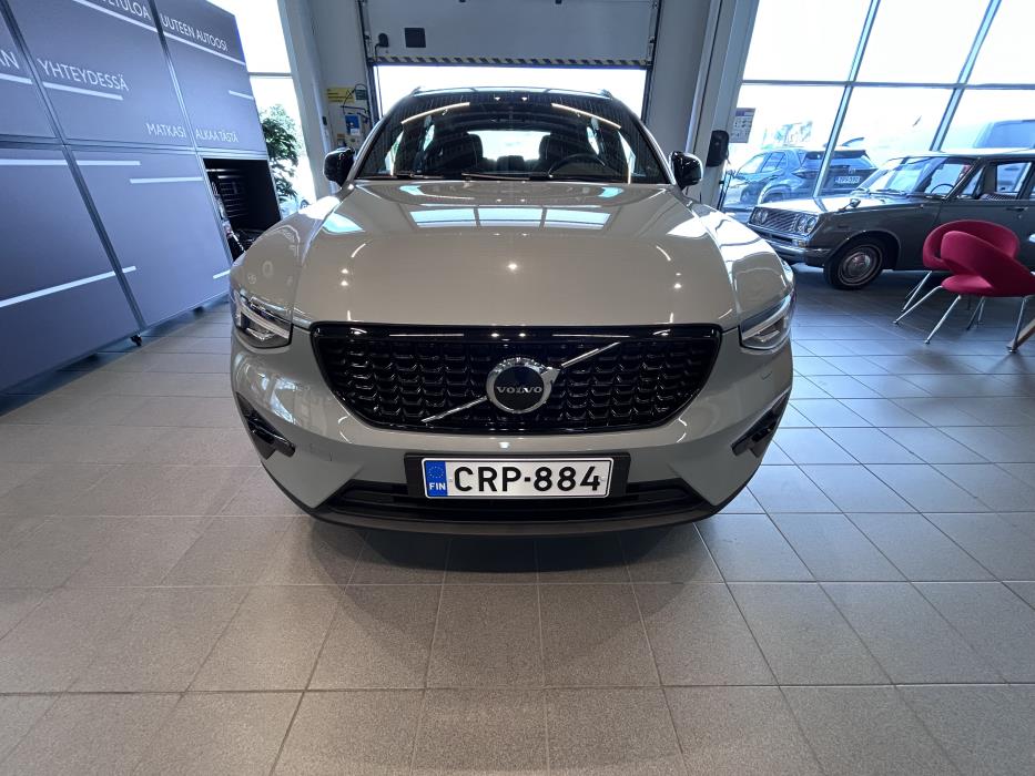 VOLVO XC40 2023