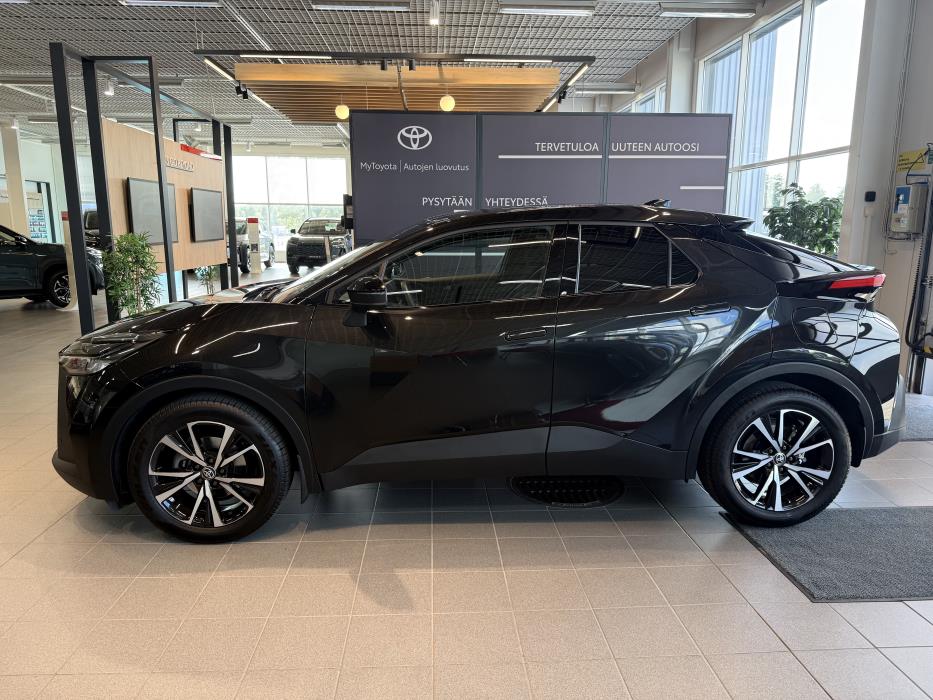 TOYOTA C-HR 2025
