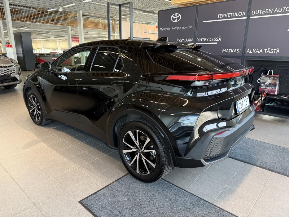 TOYOTA C-HR 2025