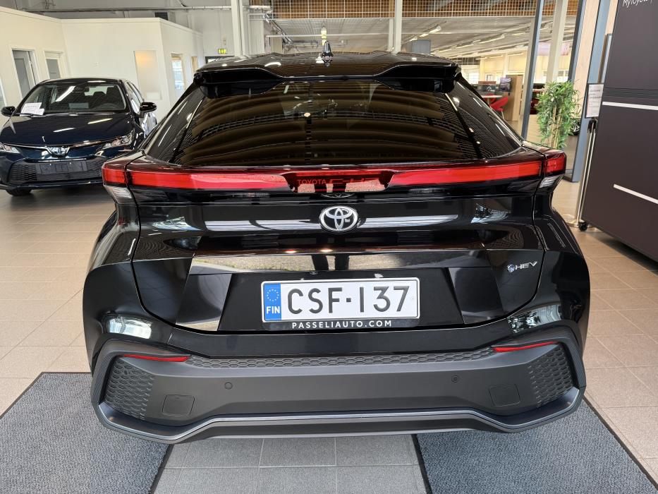 TOYOTA C-HR 2025