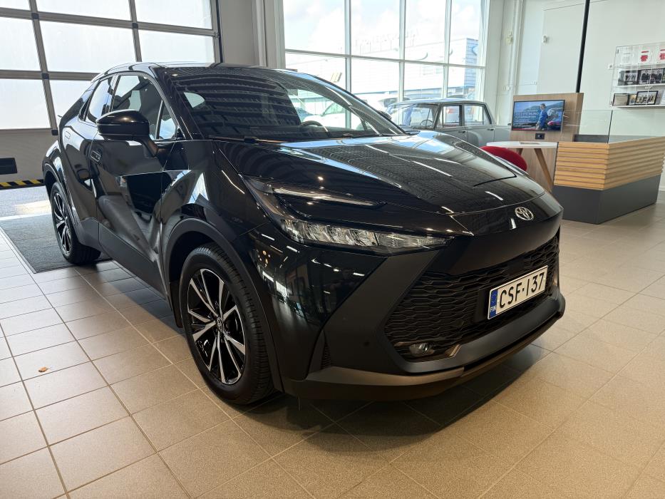 TOYOTA C-HR 2025