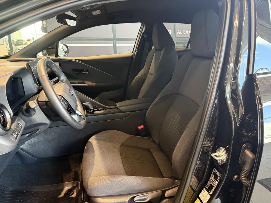 TOYOTA C-HR 2025