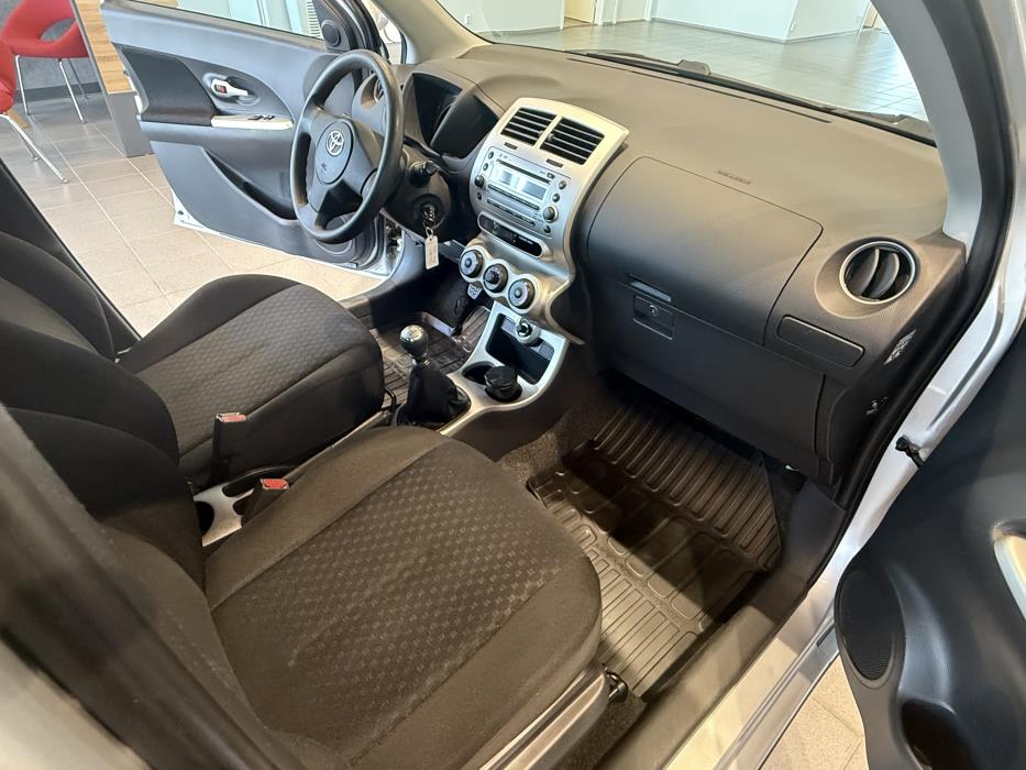 TOYOTA Urban Cruiser 2009