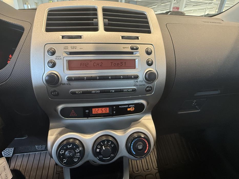 TOYOTA Urban Cruiser 2009