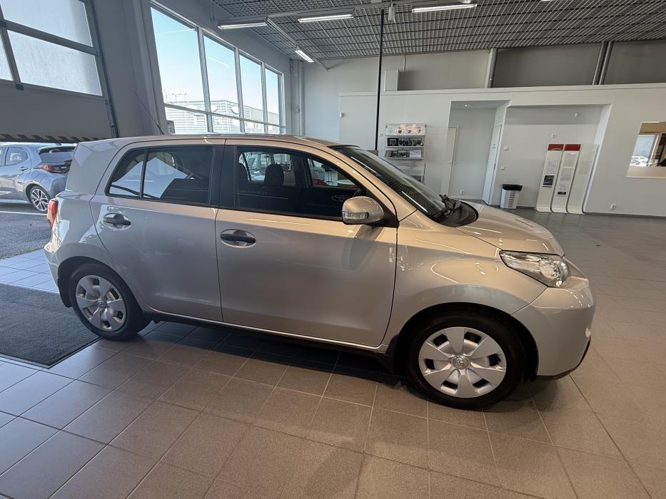 TOYOTA Urban Cruiser 2009