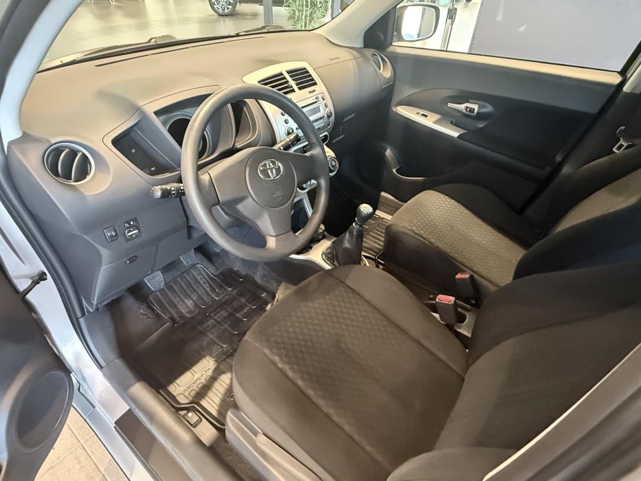 TOYOTA Urban Cruiser 2009