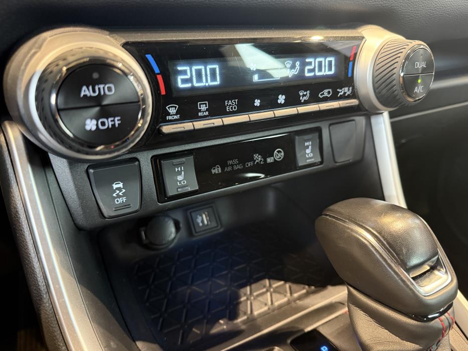 TOYOTA RAV4 Plug-in 2024