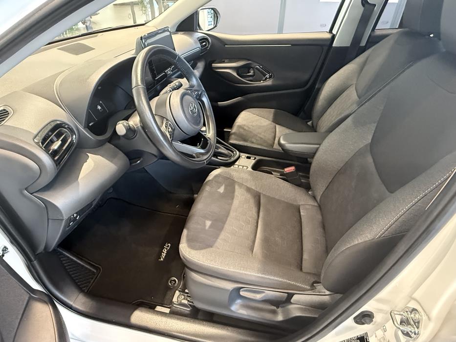 TOYOTA YARIS 2024