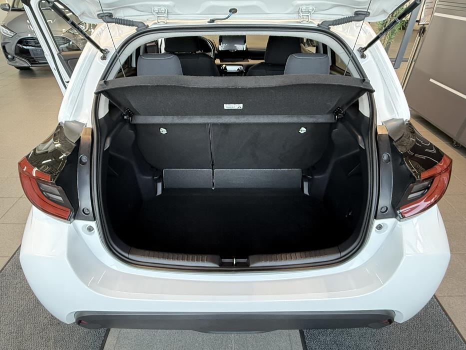 TOYOTA YARIS 2024