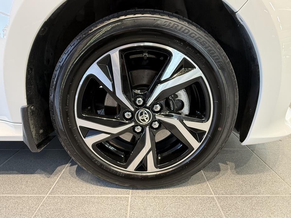 TOYOTA YARIS 2024