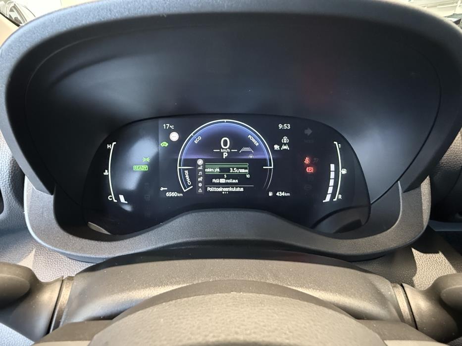 TOYOTA YARIS 2024