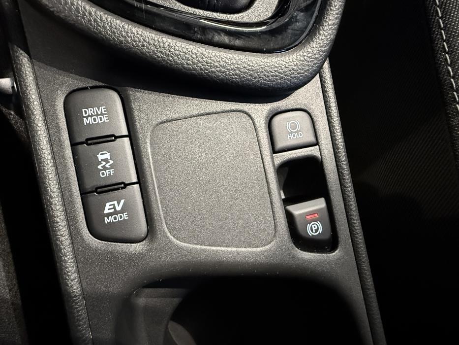 TOYOTA YARIS 2024