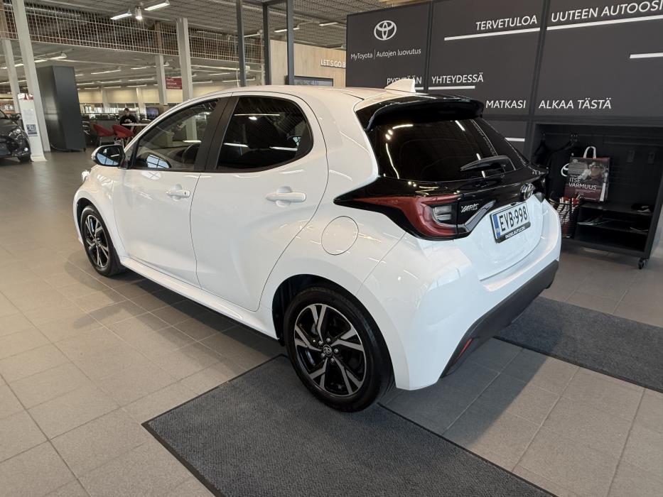 TOYOTA YARIS 2024