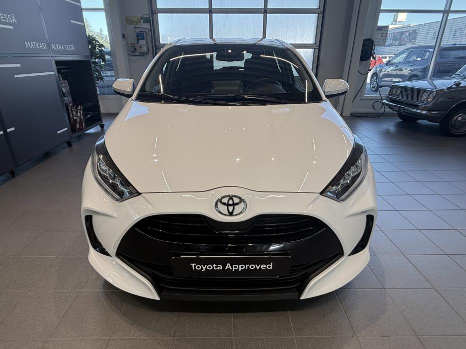 TOYOTA YARIS 2024