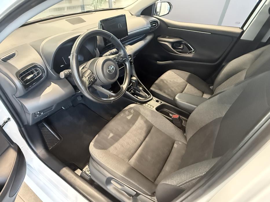 TOYOTA YARIS 2024
