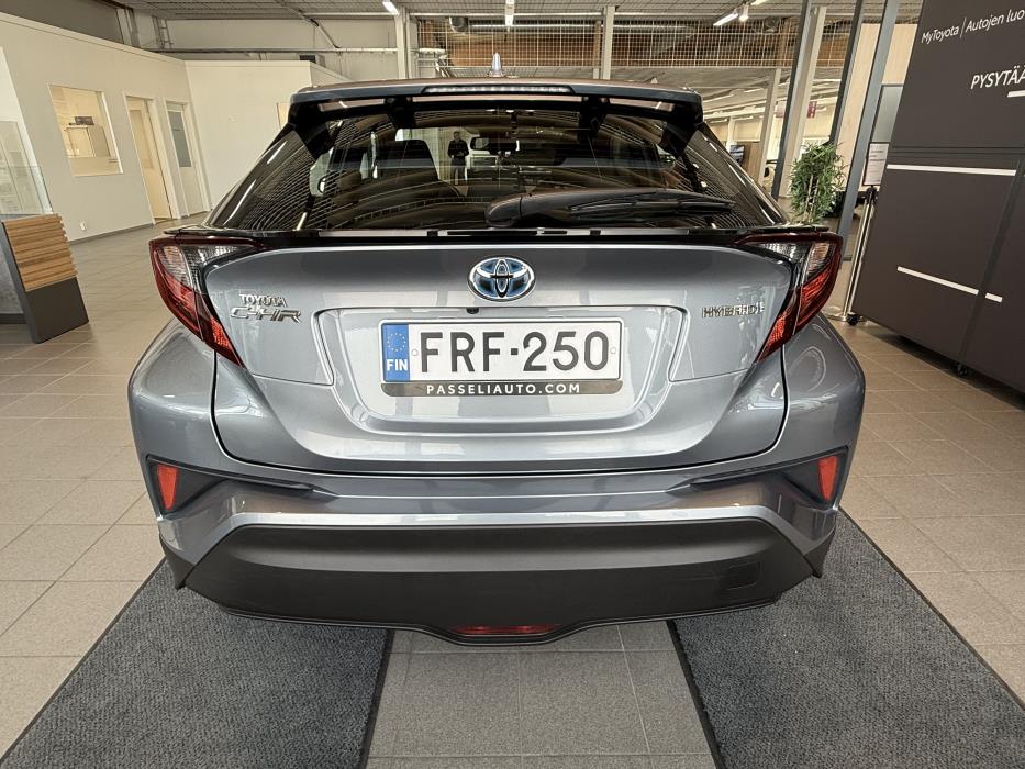 TOYOTA C-HR 2023