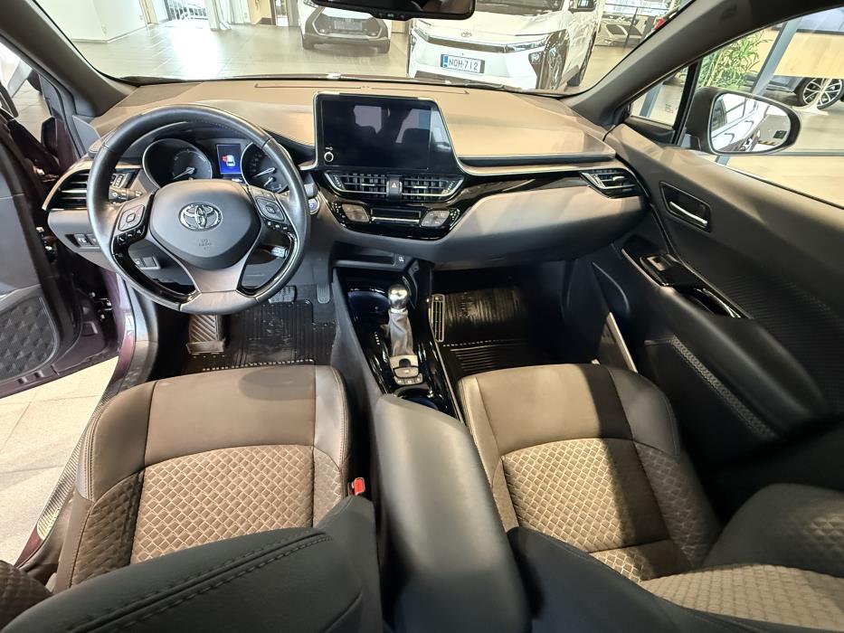 TOYOTA C-HR 2023