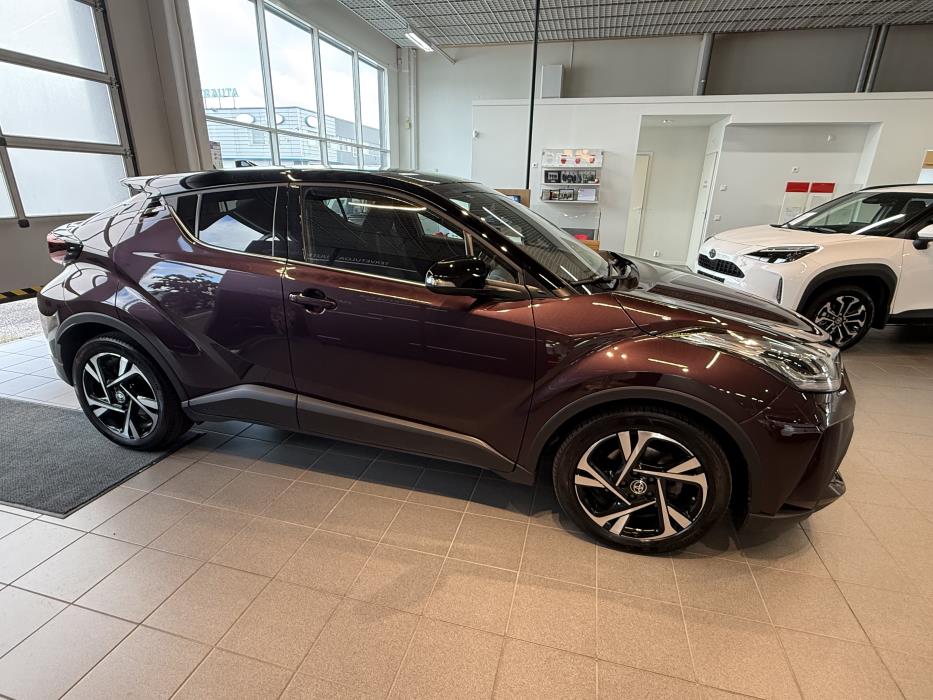 TOYOTA C-HR 2023