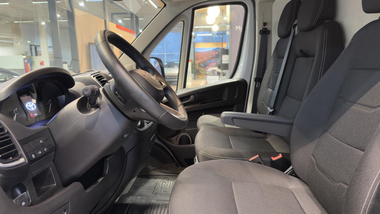 Toyota Proace MAX 2024