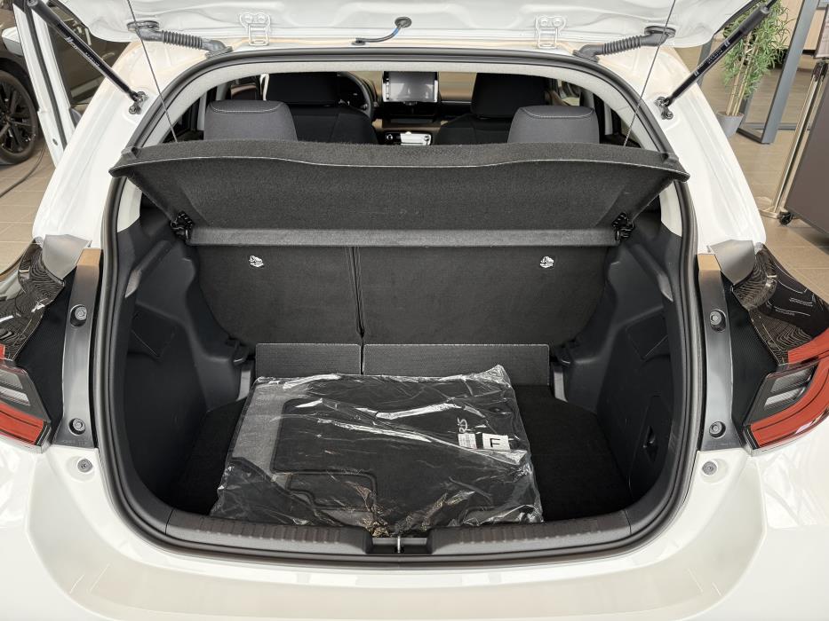 TOYOTA YARIS 2025