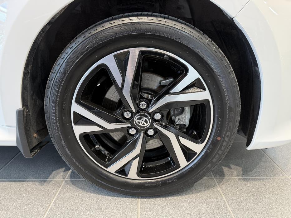 TOYOTA YARIS 2025
