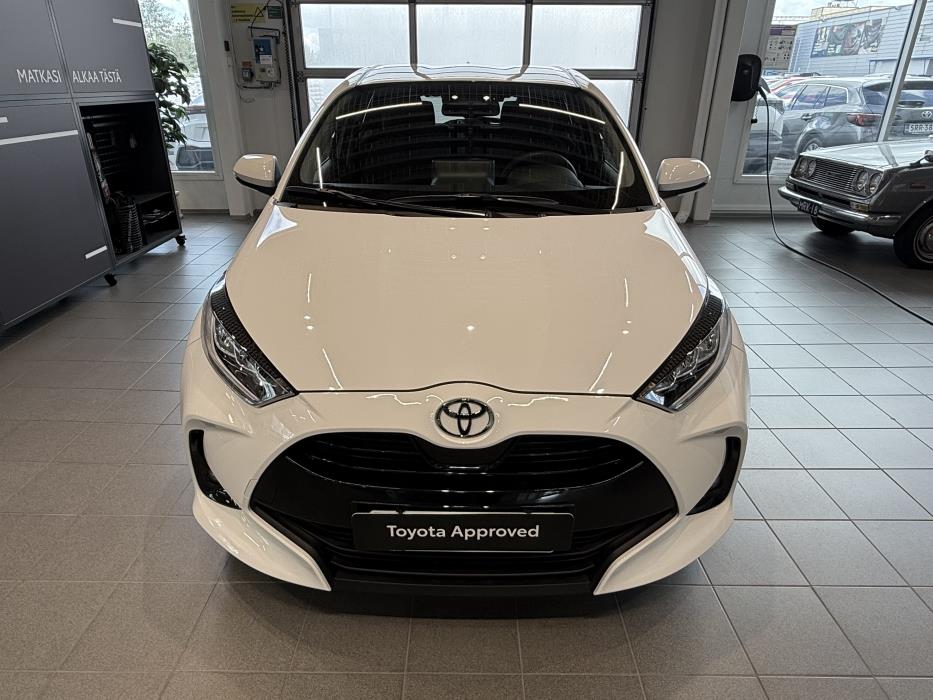 TOYOTA YARIS 2025