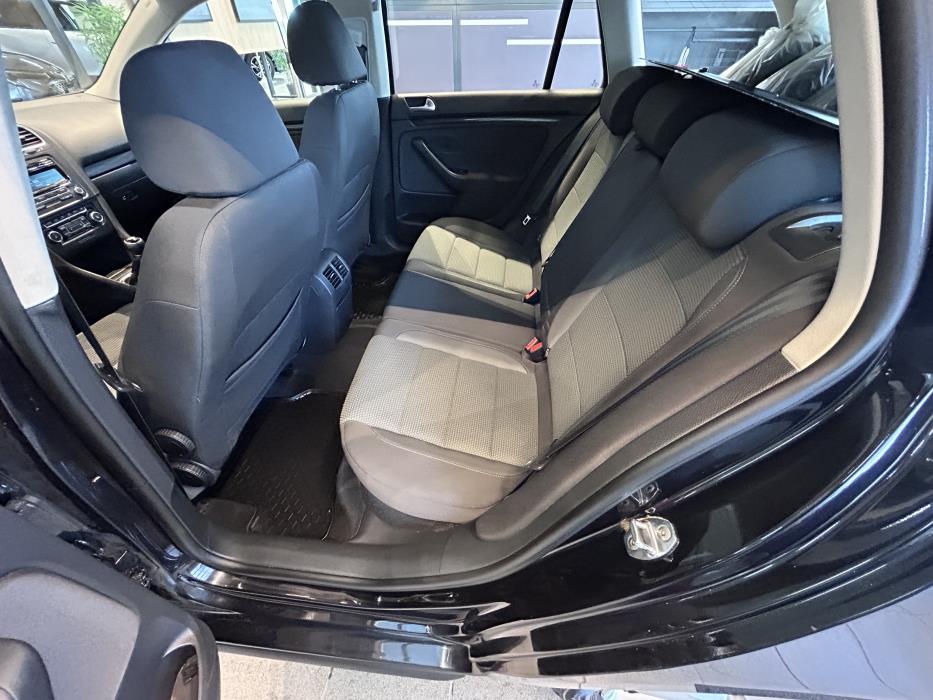 VOLKSWAGEN GOLF 2012