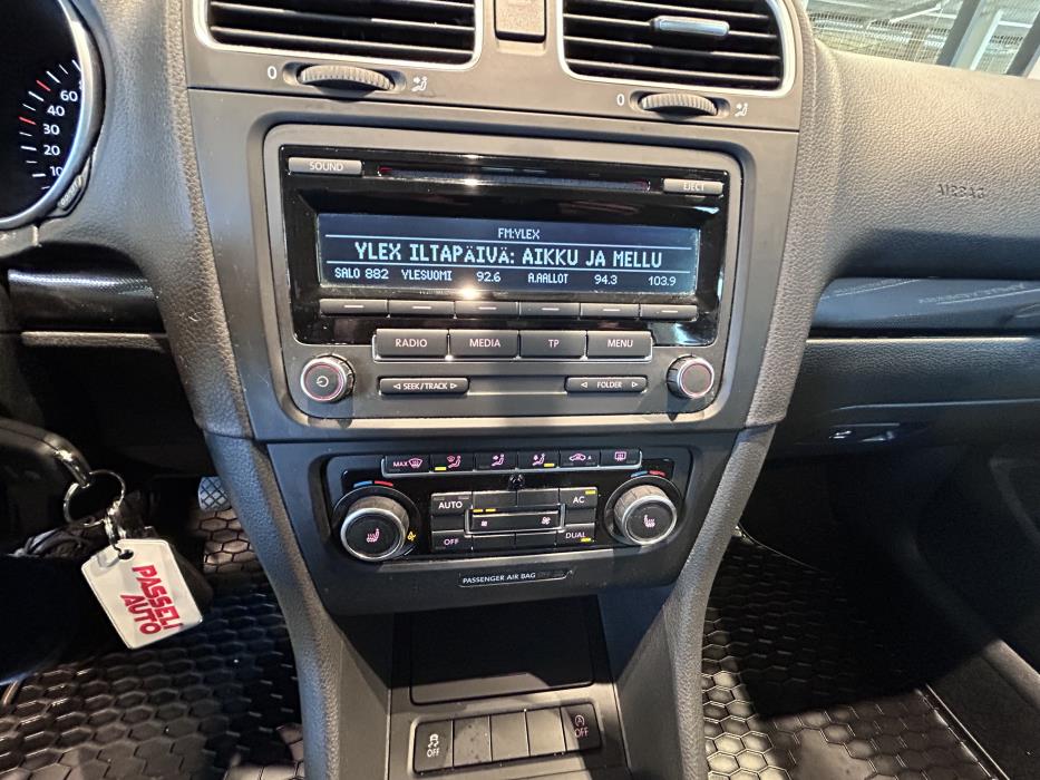 VOLKSWAGEN GOLF 2012