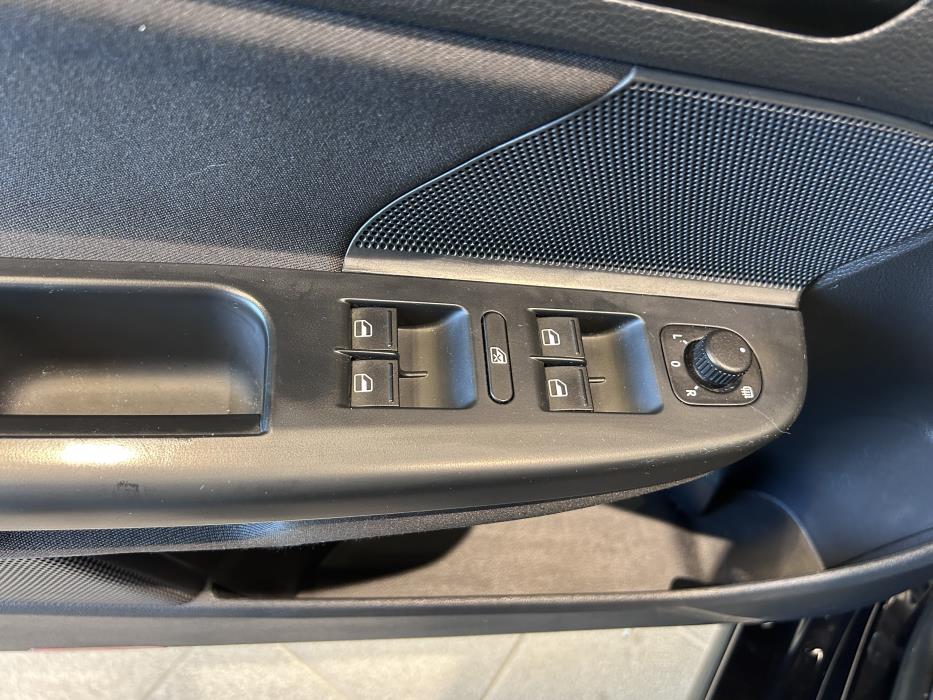 VOLKSWAGEN GOLF 2012