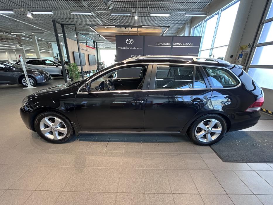 VOLKSWAGEN GOLF 2012