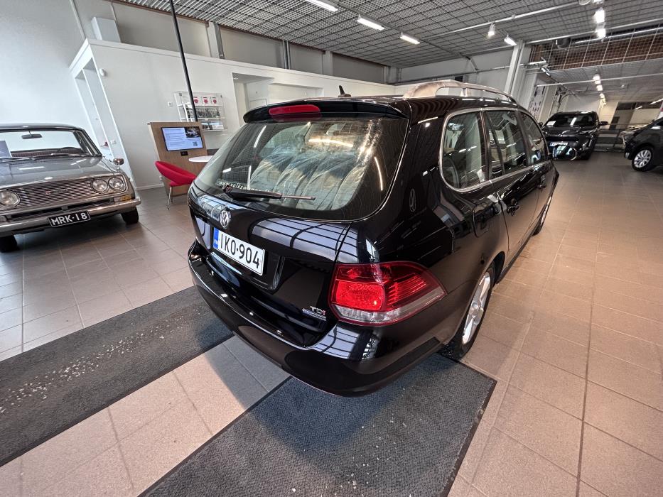 VOLKSWAGEN GOLF 2012