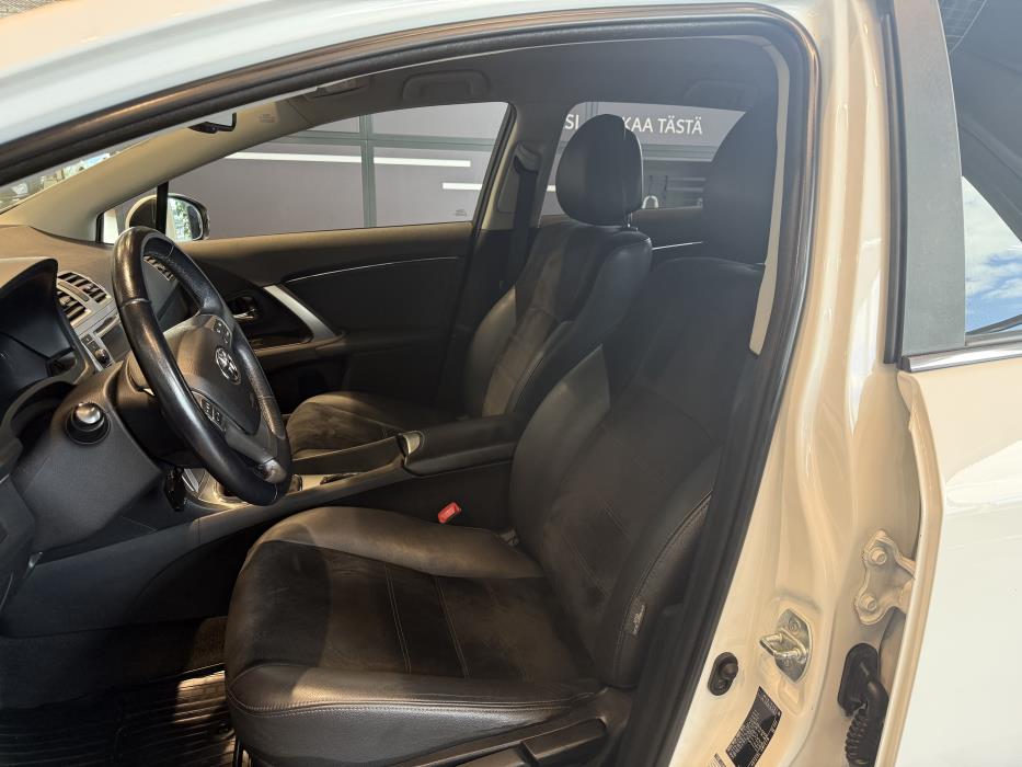TOYOTA AVENSIS 2014