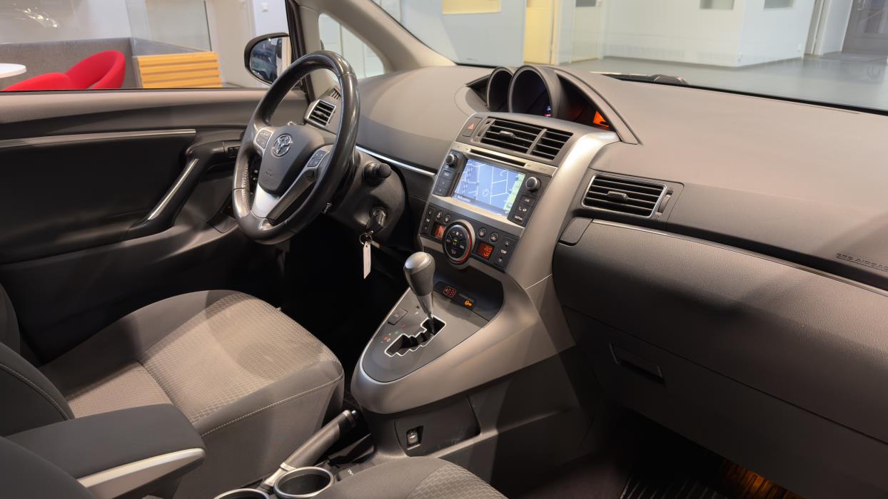 TOYOTA Verso 2014