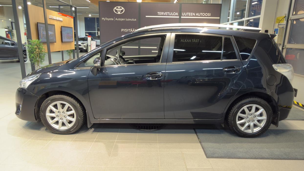 TOYOTA Verso 2014