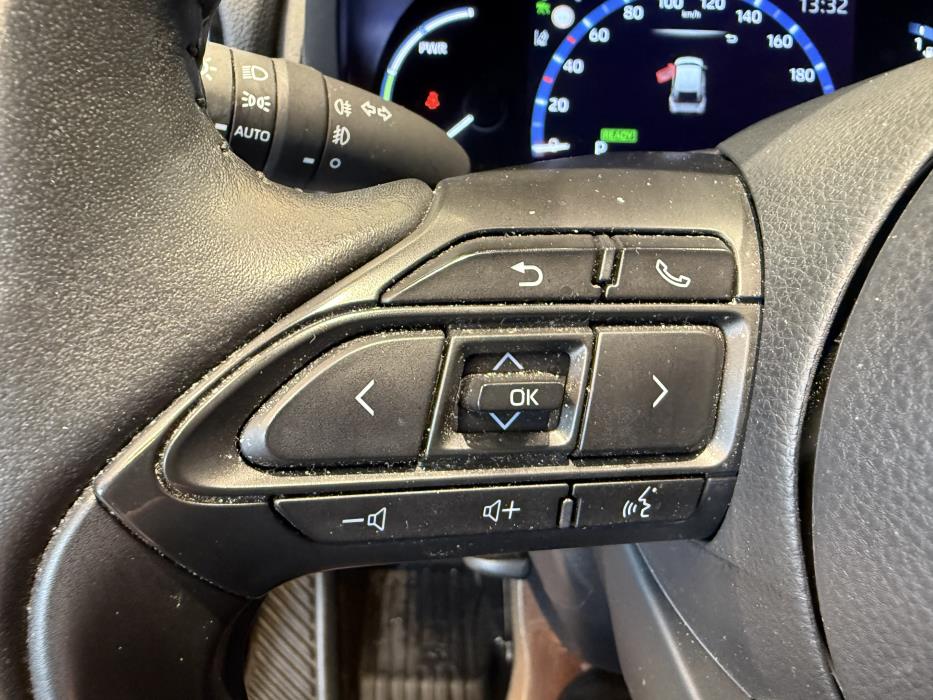 TOYOTA Yaris Cross 2023