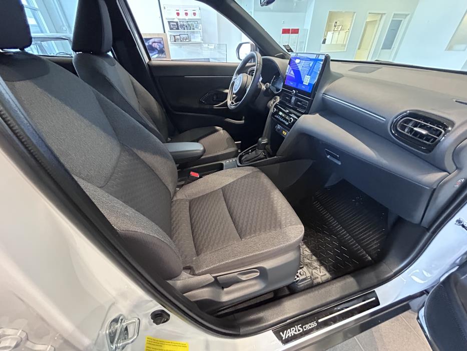 TOYOTA Yaris Cross 2025