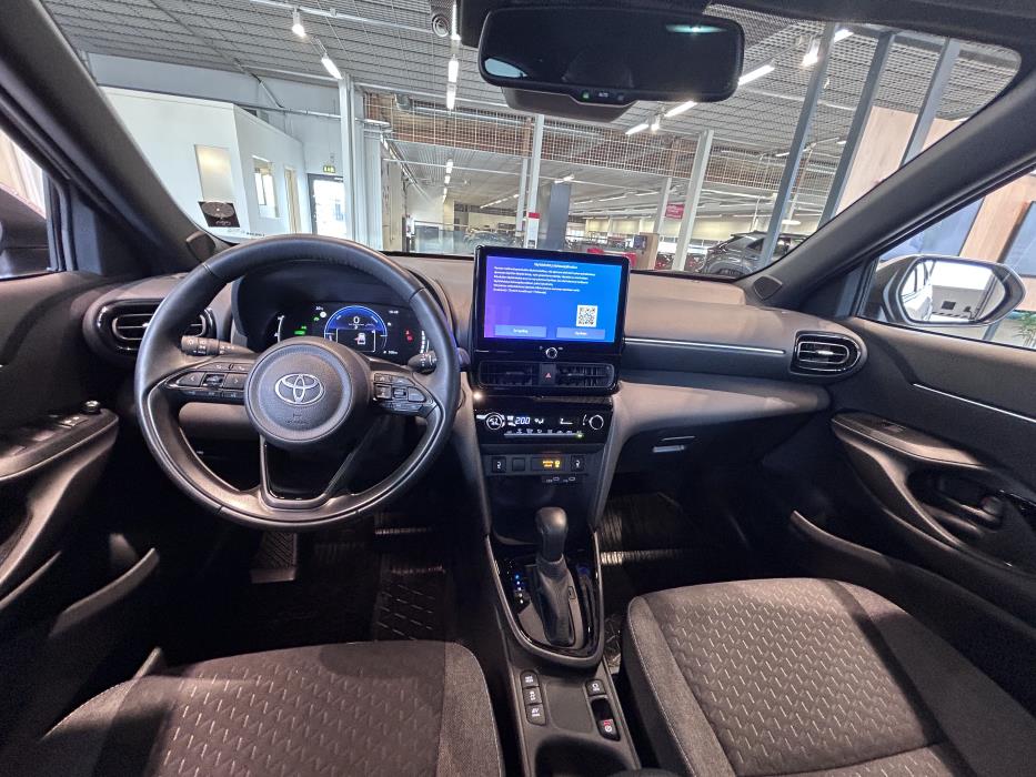 TOYOTA Yaris Cross 2025