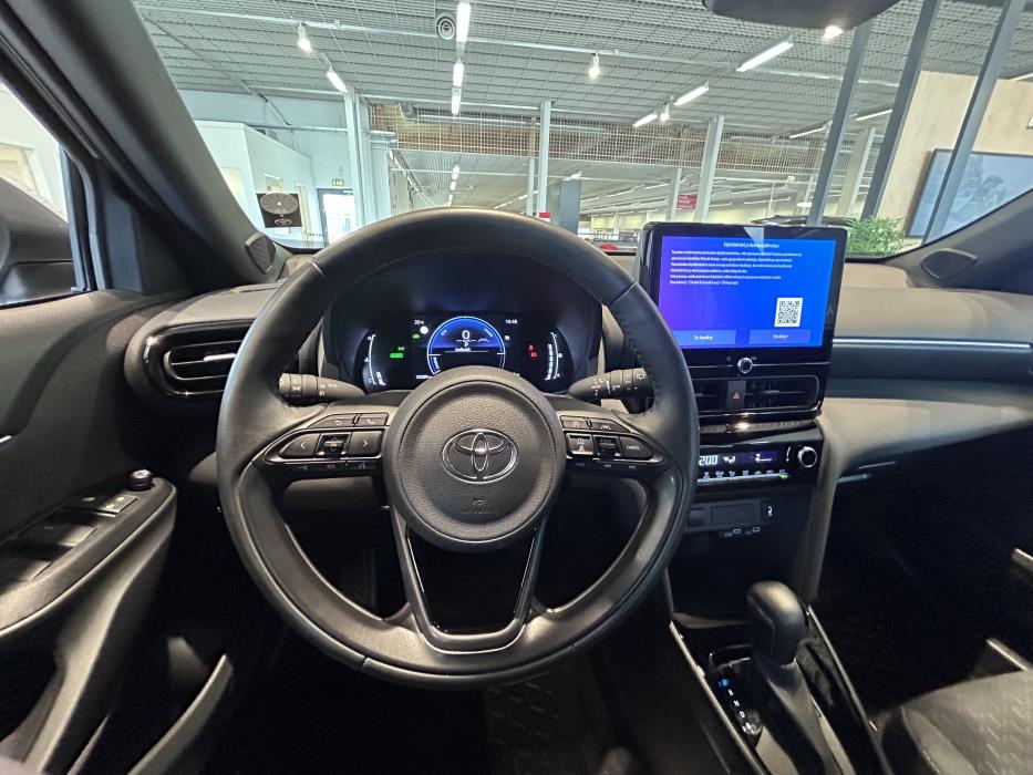 TOYOTA Yaris Cross 2025