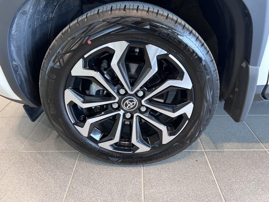 TOYOTA Yaris Cross 2025