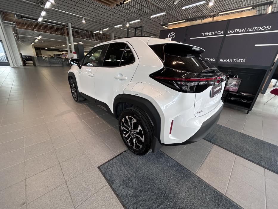 TOYOTA Yaris Cross 2025
