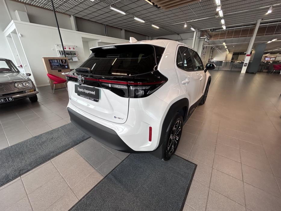 TOYOTA Yaris Cross 2025
