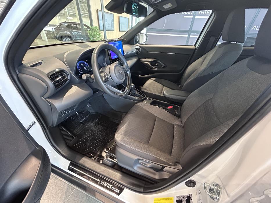 TOYOTA Yaris Cross 2025