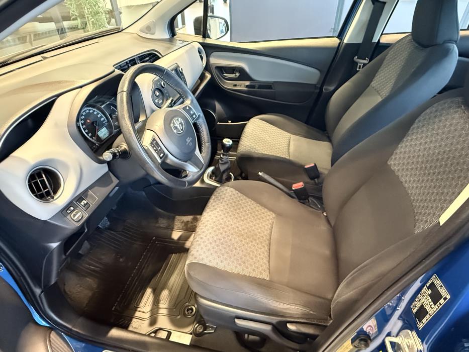 TOYOTA YARIS 2015