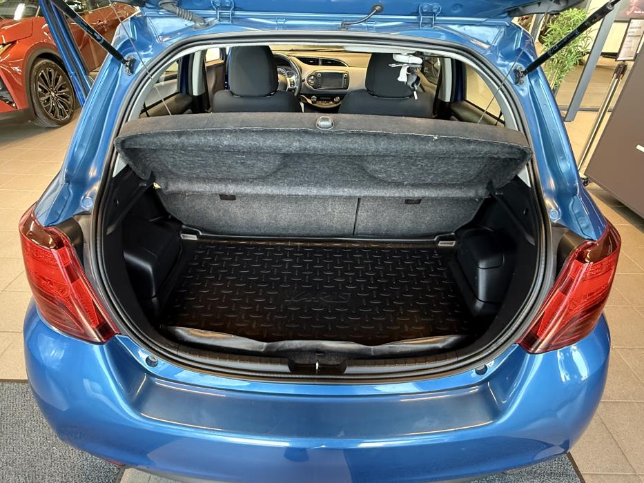 TOYOTA YARIS 2015